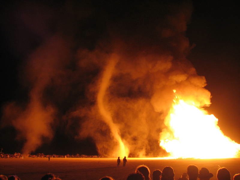 24bizarre-natural-phenomena-fire-whirl-5