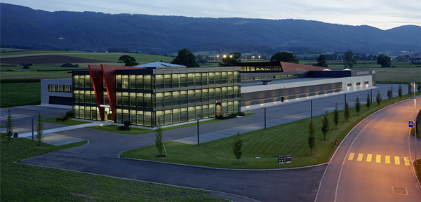 Im Jahr 2009 ist Willemin-Macodel in das neue Firmengebäude auf 16 000 Quadratmetern in Delémont gezogen. Verwaltung, Montage, Inbetriebnahme, Ausbildungswerkstatt und Lager befinden sich unter einem Dach. 